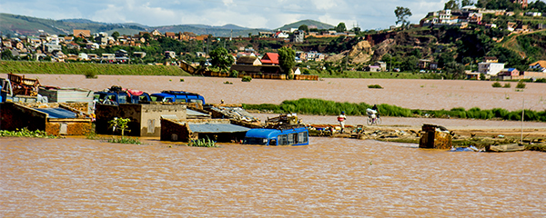 Les catastrophes naturelles tuent 30 000 personnes par an